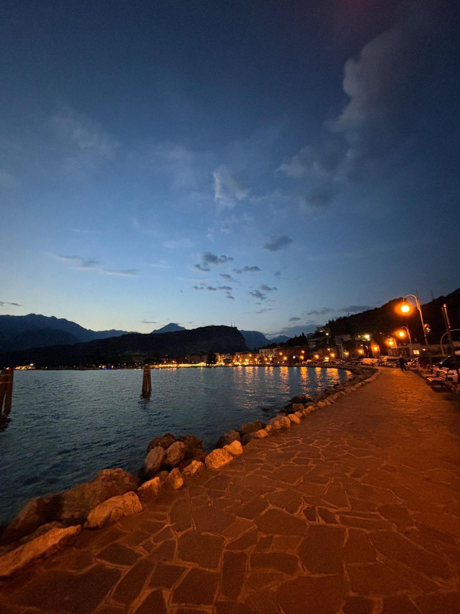 Garden & Pool Perugini Apartment Torbole Sul Garda Екстериор снимка